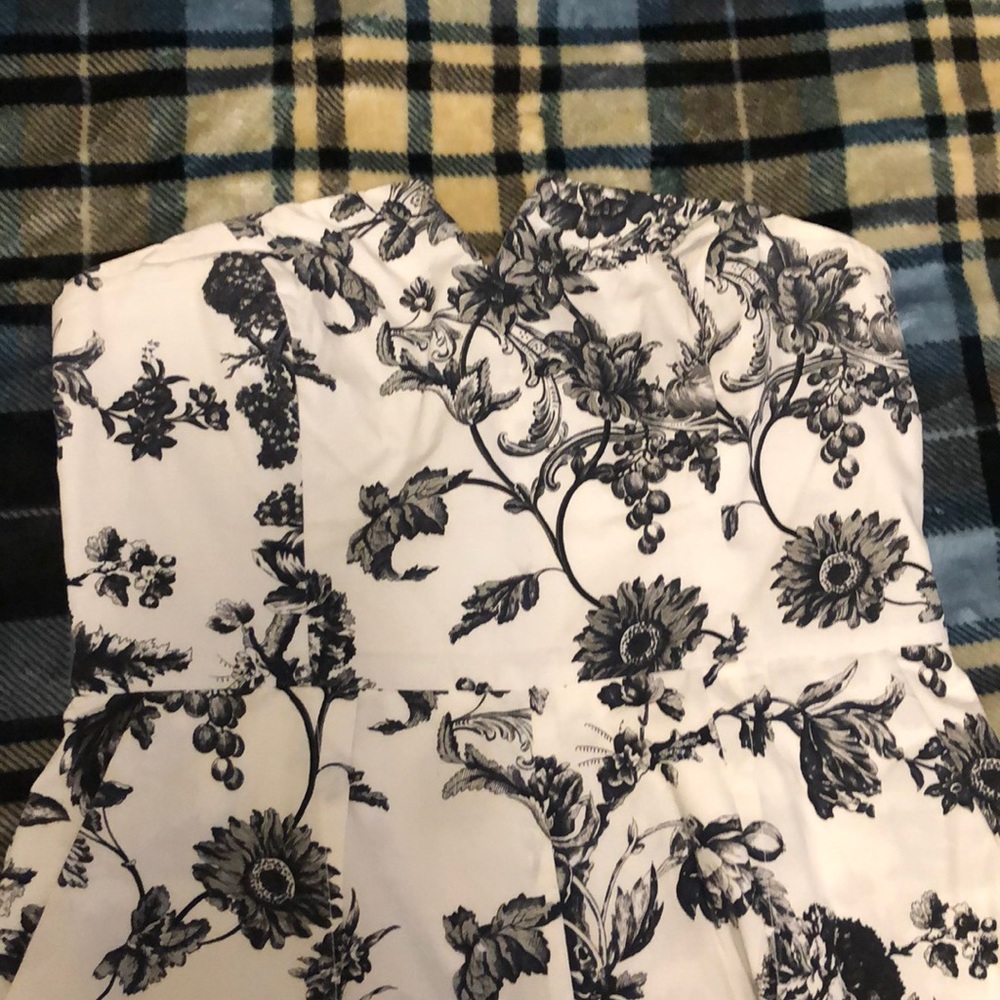 Romper - Picture 3 of 5